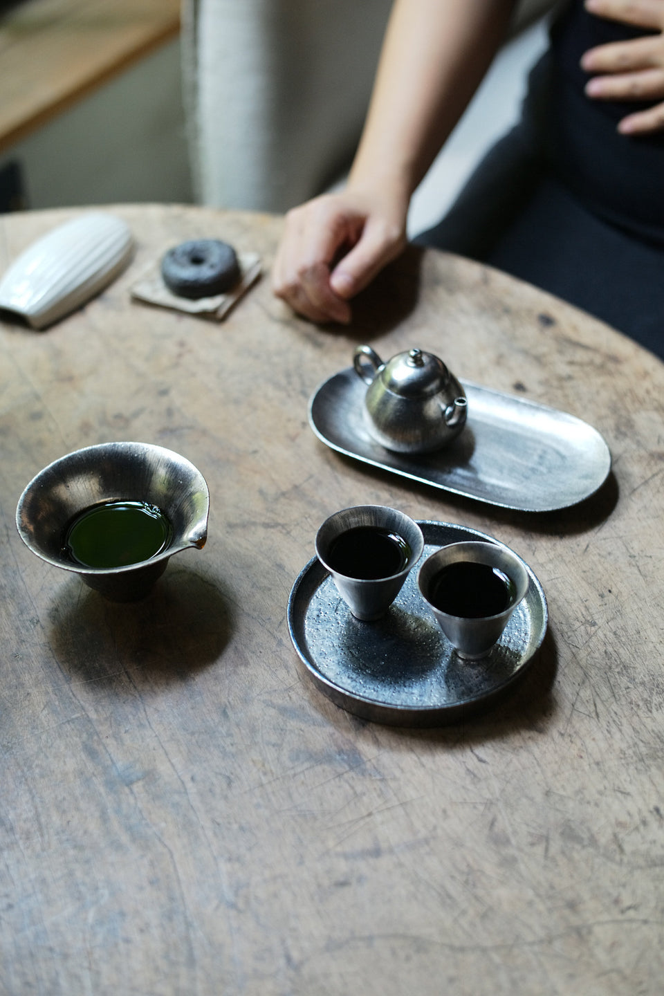 Brushed Platinum Pear-Shaped Teapot by Song Feng · 70ml
