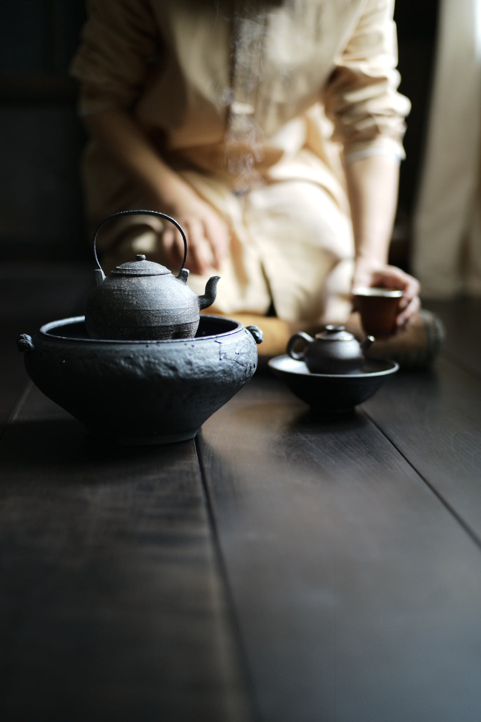 Natural Earth Sanwan 3-Bend Neck Tea Kettle by Cheng Wei