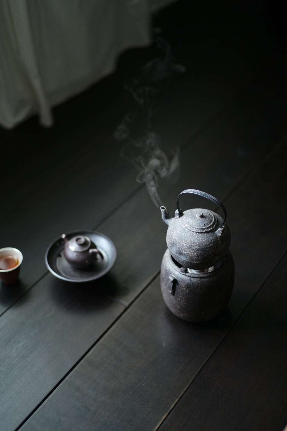 Natural Earth Sanwan 3-Bend Neck Tea Kettle by Cheng Wei