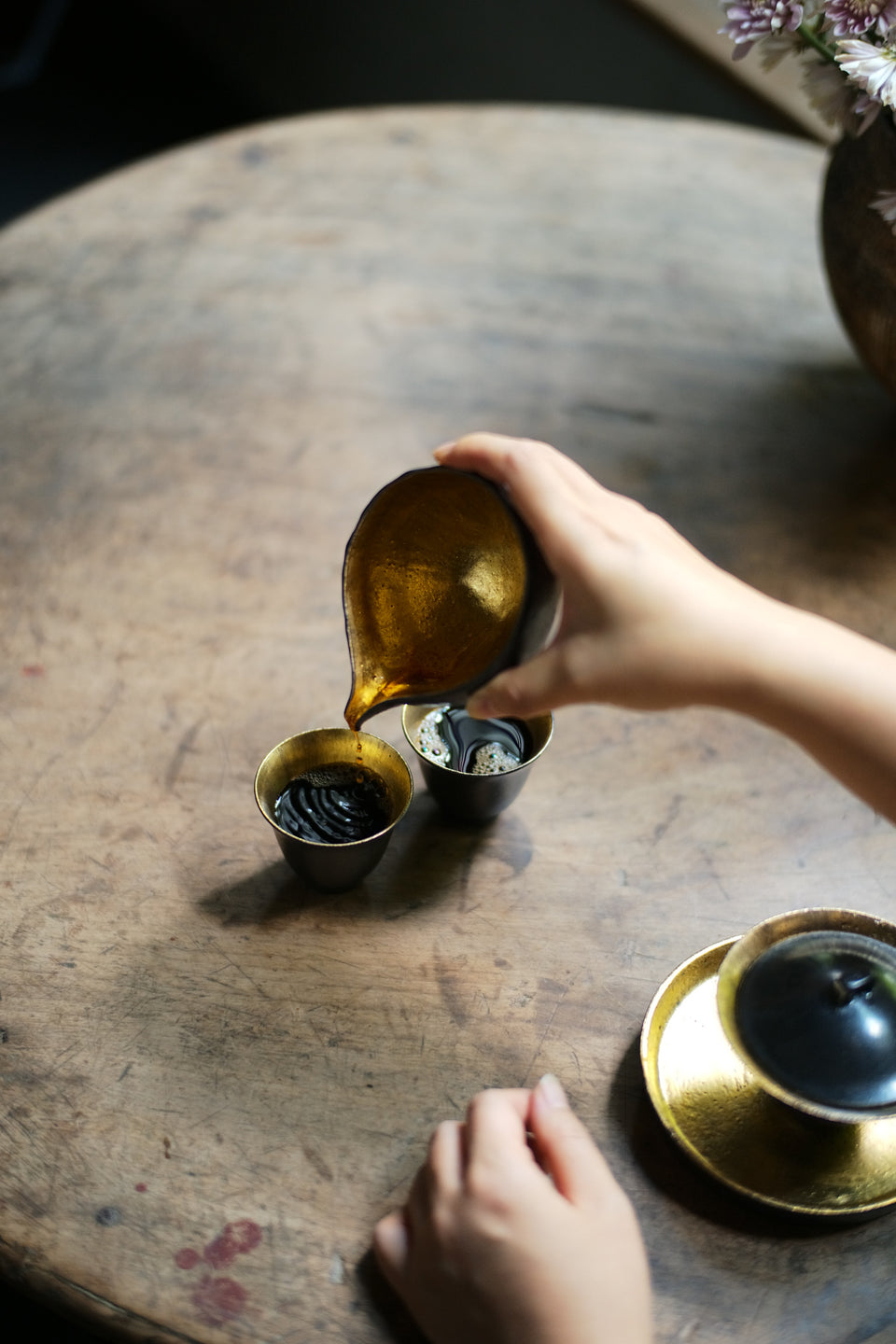 "Dragon Egg" Brushed Black and Gold Gongdaobei Share Cup