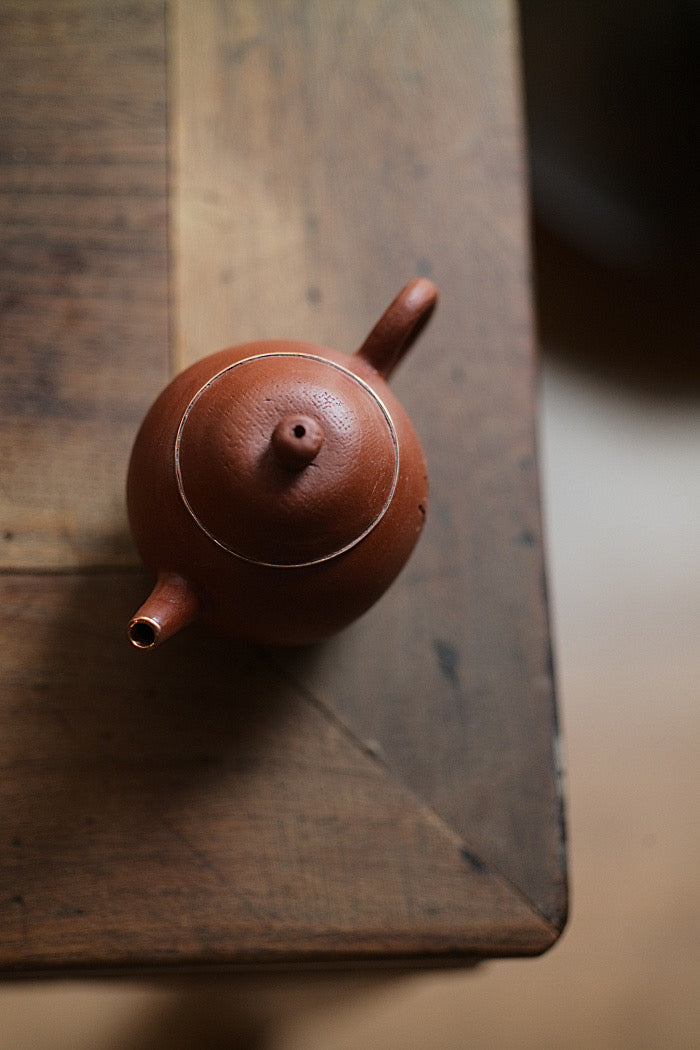 Hand-made zisha teapot with copper lining