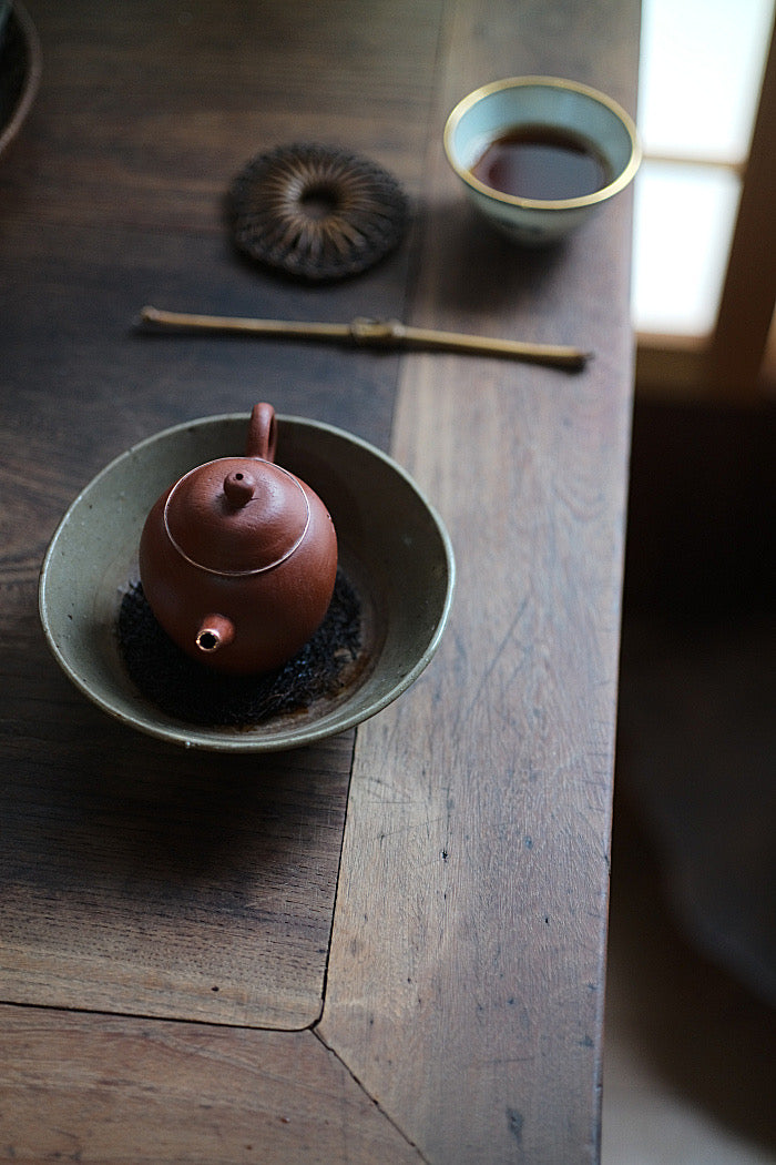 Hand-made zisha teapot with copper lining