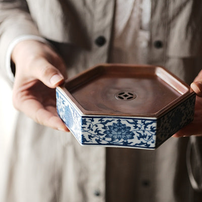 Hexagon Porcelain Hucheng with Coin-Shaped Copper Cover