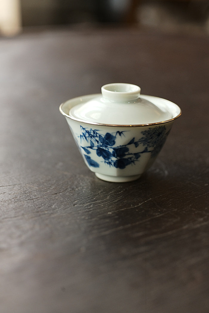 Four Flowers Qinghua Blue and White Gaiwan with Silver Rim