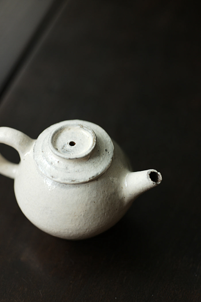 White Fenyin powder glazed teapot
