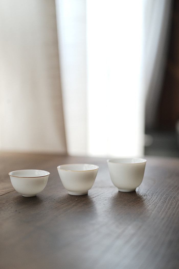 White Gongfu Teacup with Chestnut Rim
