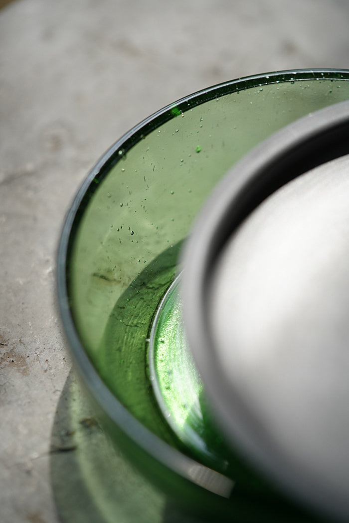 Green glass-bottom hucheng