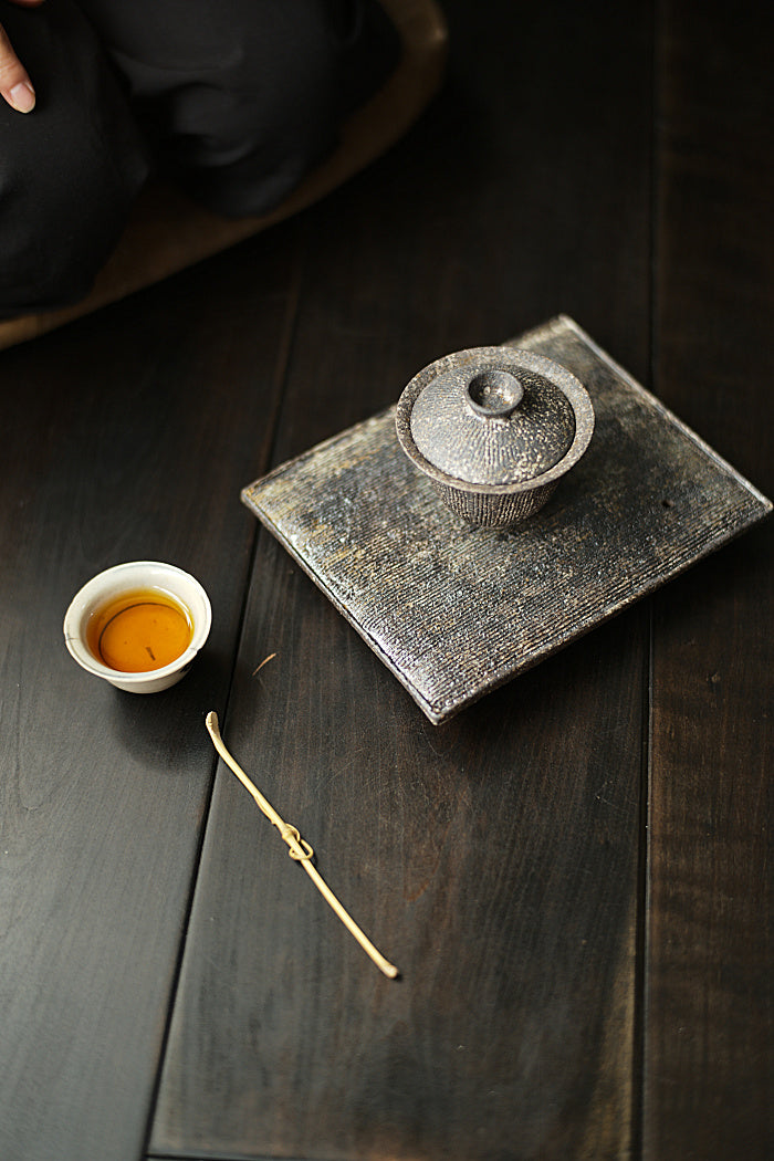Grooved Natural Earth Gaiwan