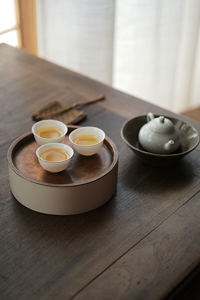 White Gongfu Teacup with Chestnut Rim