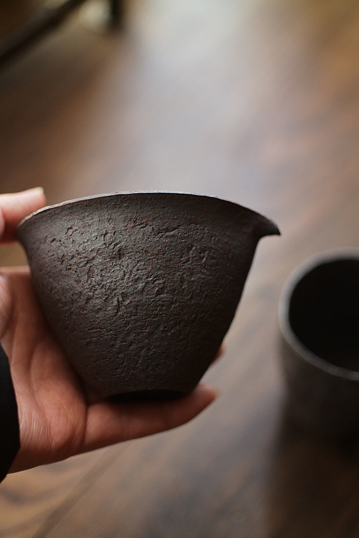 Rough-Pottery Gongdaobei by Cheng Wei