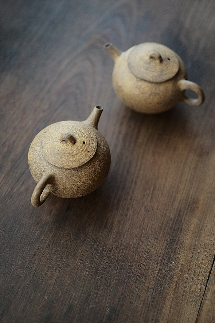 Hazelnut Powder-Glazed Teapot