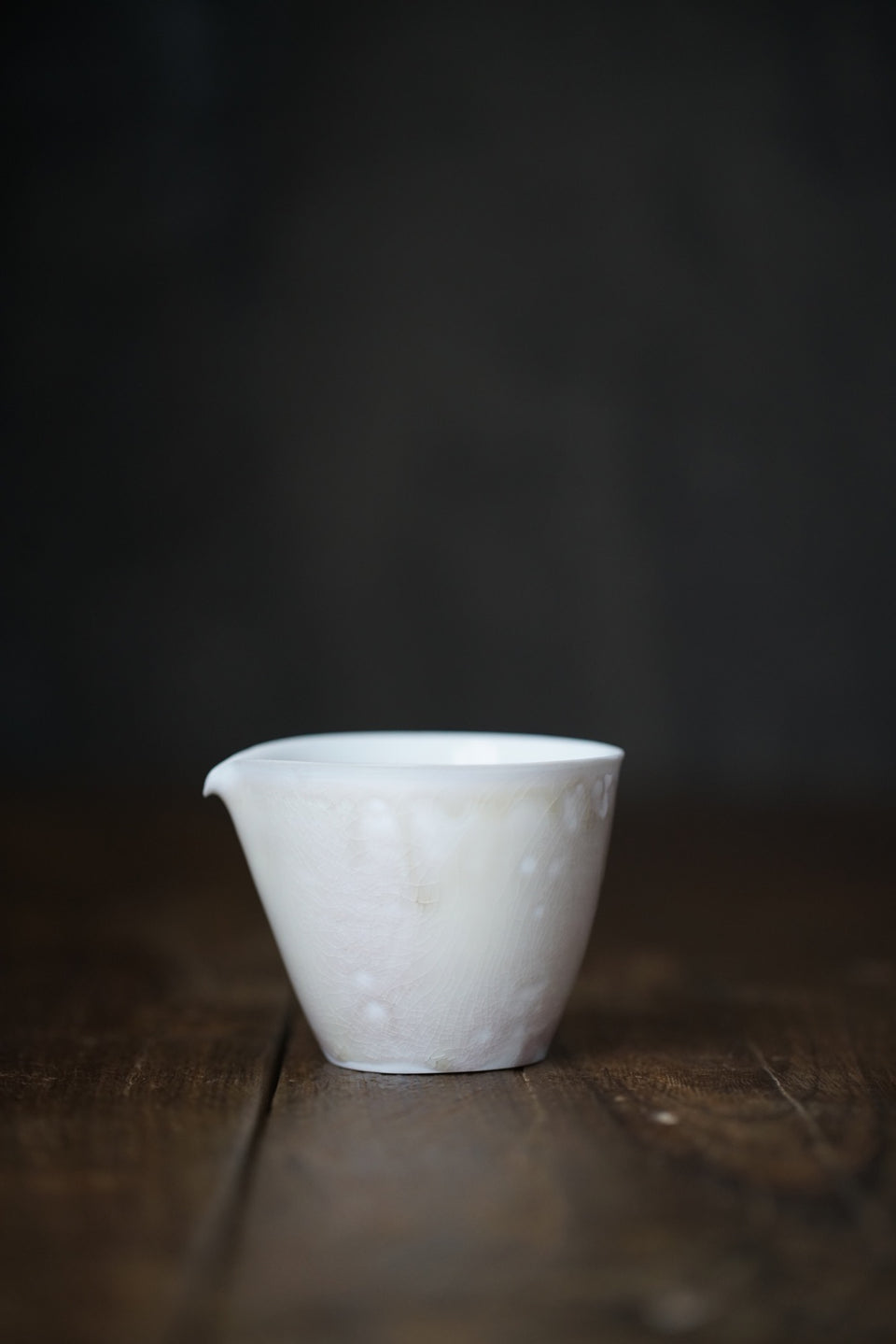 Bone-Colored Ash Fired Ceramic Gongdaobei Pitcher