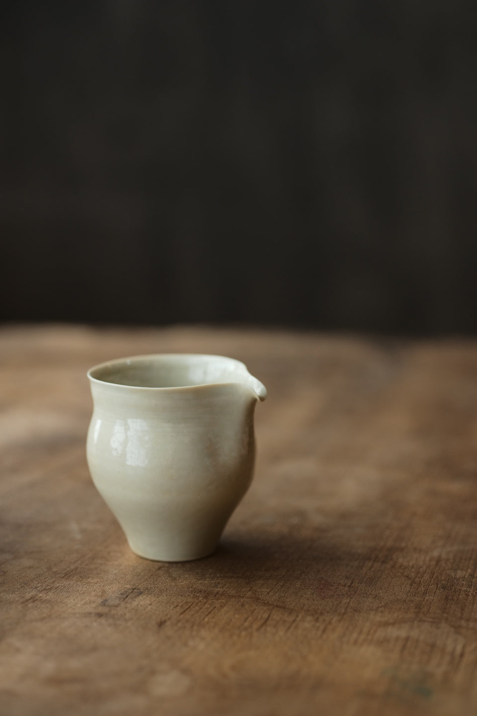 Ash-Fired Off-White Porcelain Gongdaobei Pitcher