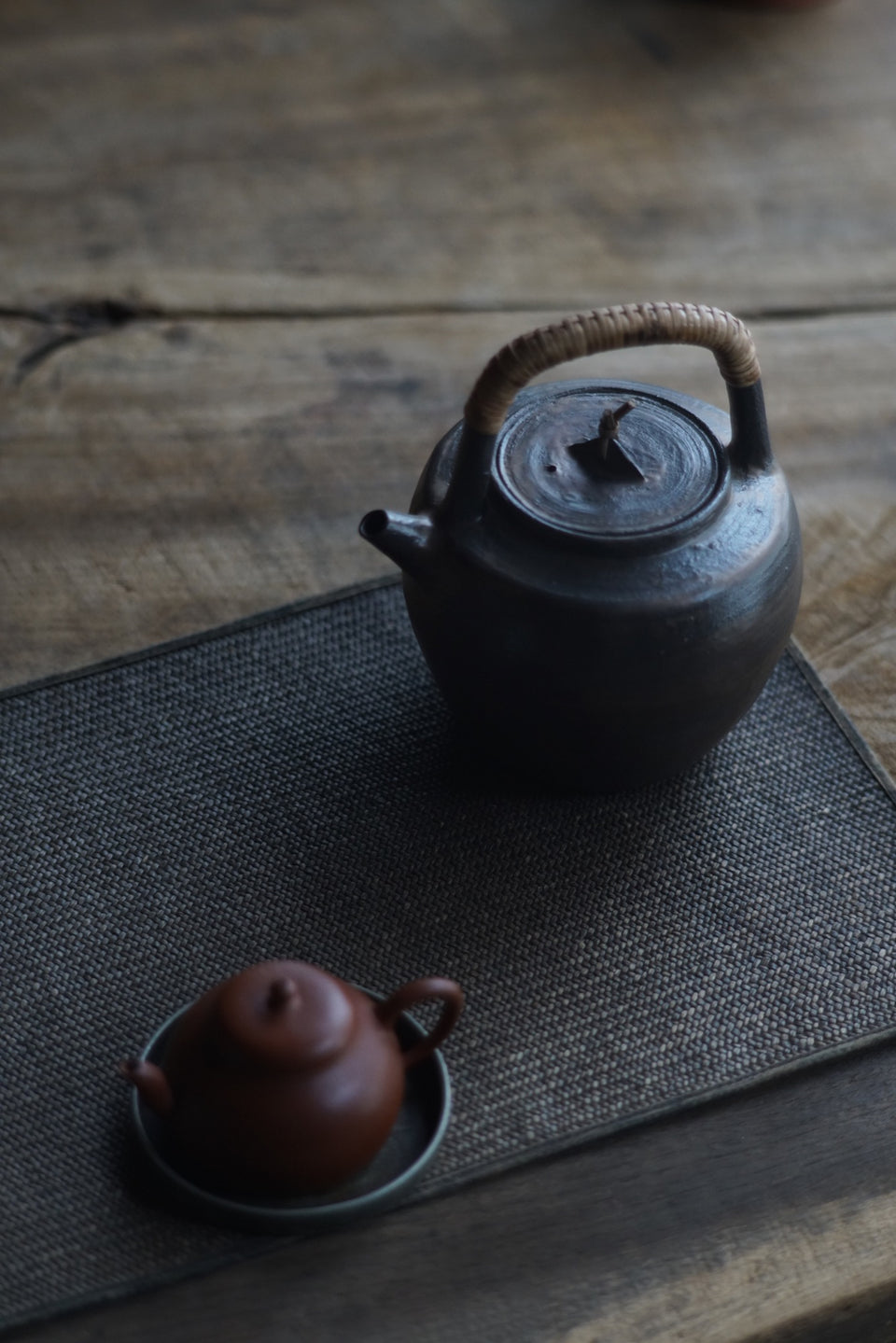 Rattan-Wrapped Beam Handle Tea Kettle