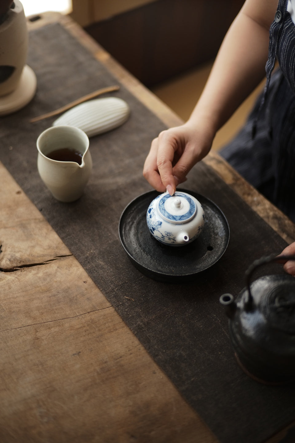 Four Flowers Qinghua Blue and White teapot