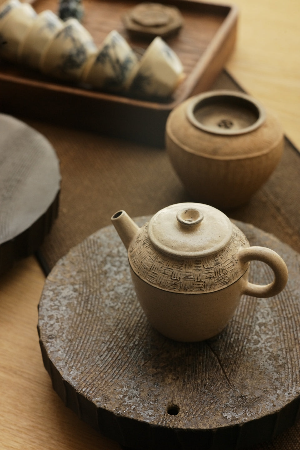Rough-Hewn Hucheng Teapot Holder