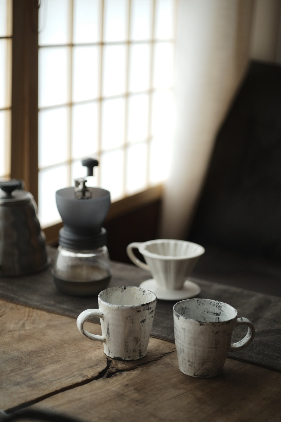 Brushed-Powder Glazed Tea & Coffee Mugs